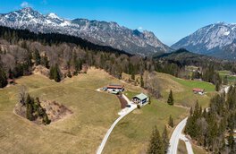 Großzügiges Anwesen verkaufen in Bischofswiesen | HausBauHaus Immobilienmakler Traunstein