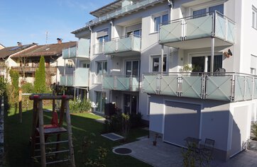 Hausansicht| Mehrfamilienhaus Traunstein | HausBauHaus Immobilien | © HausBauHaus GmbH
