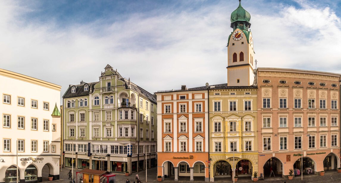 Rosenheim - Max-Joseph-Platz | © shutterstock - FooTToo Lebenswert Wohnen in Rosenheim | © shutterstock - FooTToo
