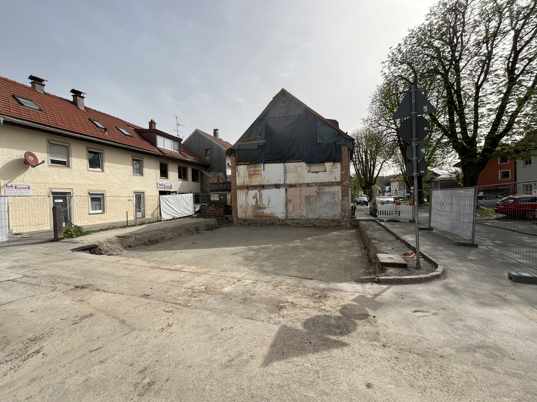 Vom baufälligen Stadthaus hin zu modernem Wohnraum - BW21 in Traunstein | © HausBauHaus GmbH Traunstein