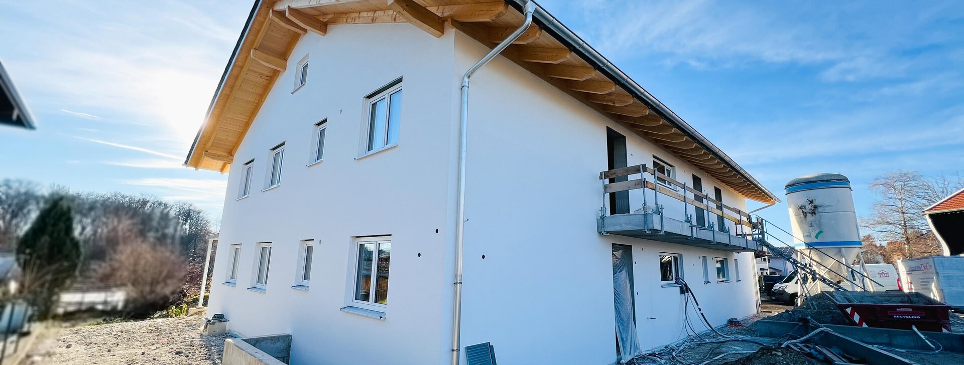 Gartenwohnung im modernen Mehrfamilienhaus zum Kauf | © HausBauHaus GmbH Traunstein