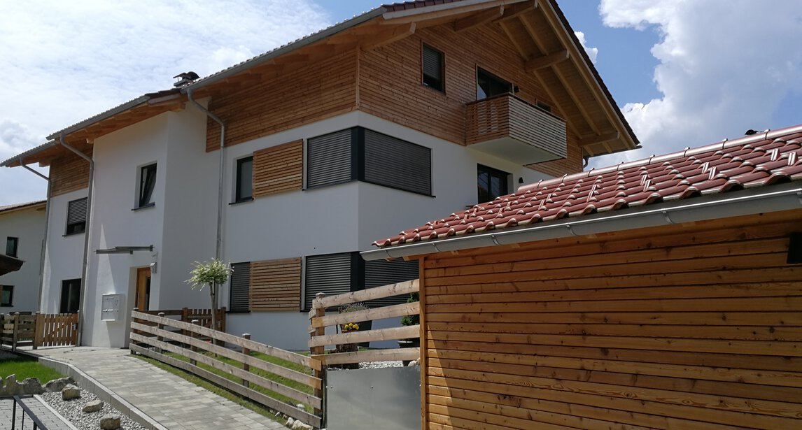 Mehrfamilienhaus Waldbahnstrasse - Neubauwohnungen in Ruhpolding - Bauträgervertrieb - HausBauHaus Immobilienmakler | © HausBauHaus GmbH