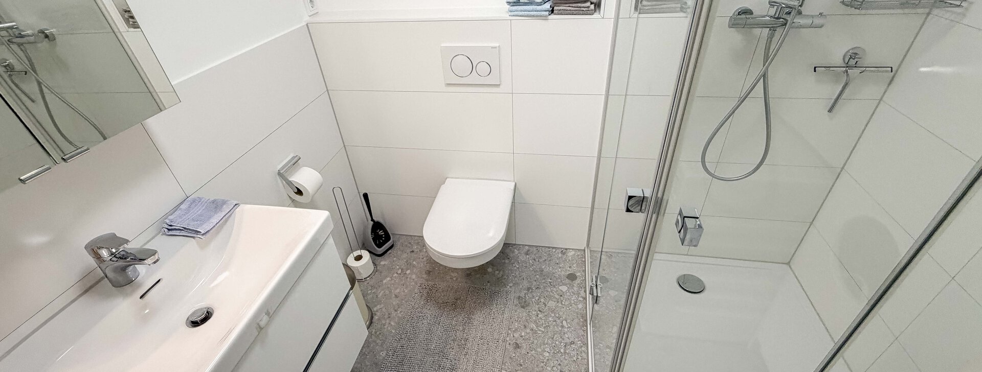 Wohnung zum Kauf mit zwei Bädern in Dorfen - Bad 1 | © HausBauHaus GmbH Traunstein