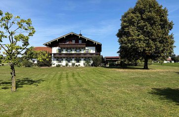 landsitz, landanwesen, bauernhaus, bauernhof, grabenstaett, chiemsee, immobilien, chiemgau, hausbauhaus | © HausBauHaus GmbH