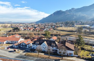 Gewerbe und Wohnen im idyllischen Chiemgau | © HausBauHaus GmbH Traunstein