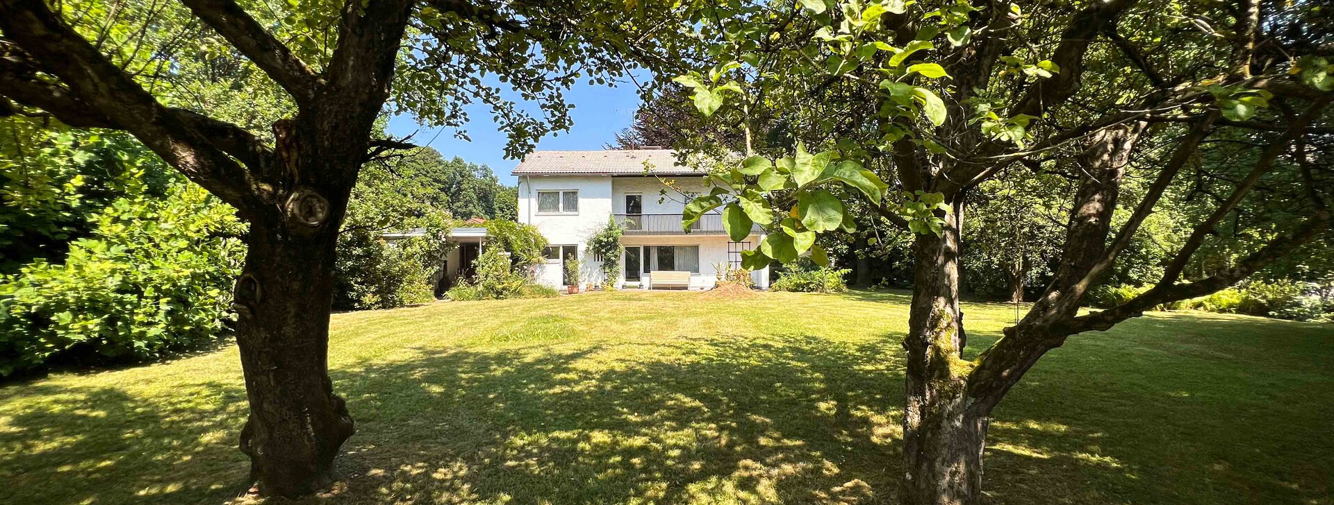 Außenansicht, Grundstück mit Einfamilienhaus, Immobilie kaufen, Raubling  | © HausBauHaus GmbH 