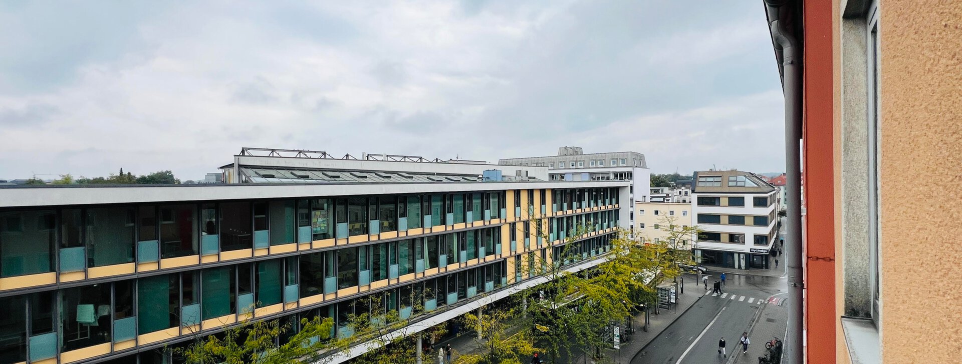Gewerbeeinheitähe Rosenheim zum Kauf - Parkhaus in unmittelbarer Nähe | © HausBauHaus GmbH