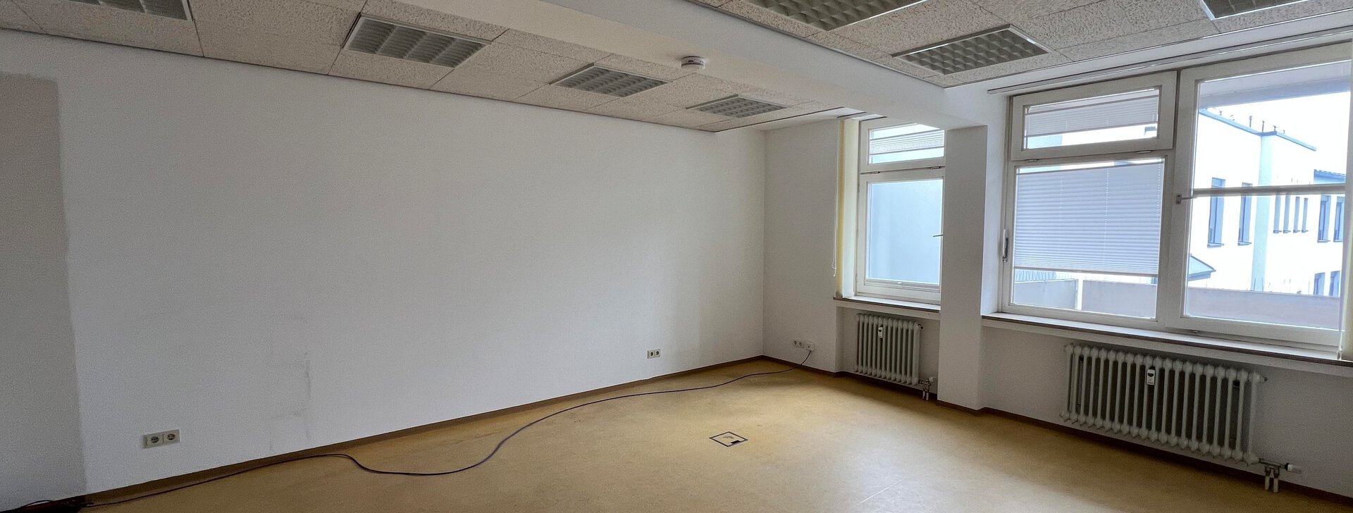 Gewerbeeinheit in Rosenheim zum Kauf I Büroräume | © HausBauHaus GmbH