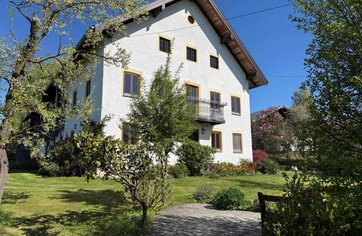 Bäuerliches Anwesen, Immobilie kaufen, Trostberg, Bergblick | © HausBauHaus GmbH 