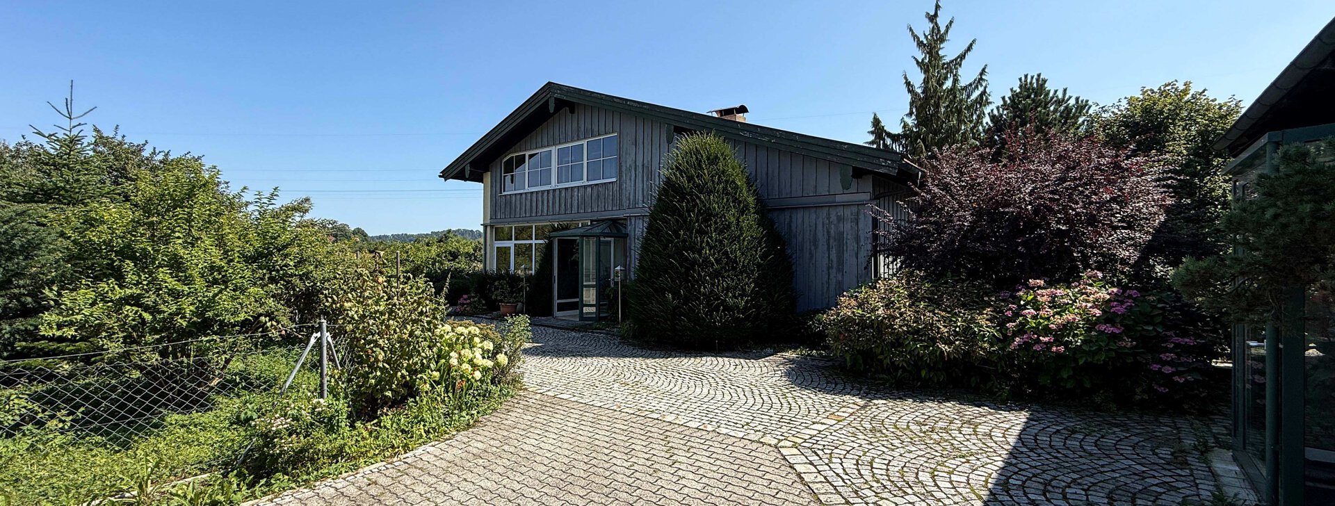 Liegenschaft mit separatem Nebengebäude, Immobilie kaufen, Vachendorf  | © HausBauHaus GmbH 