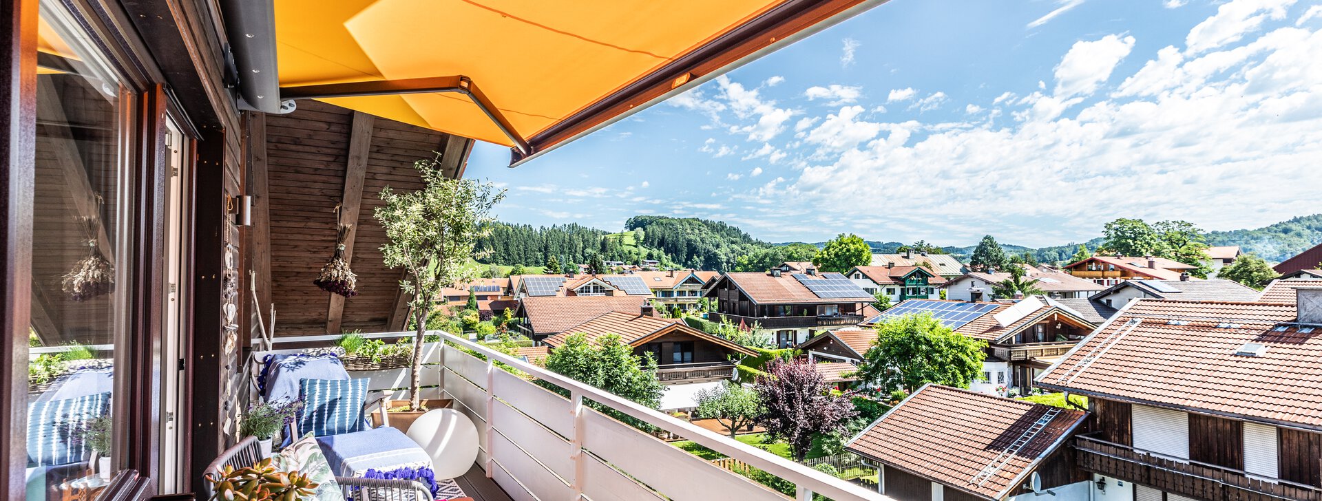 Balkon Dachgeschosswohnung in Bergen, Immobilie kaufen, Bergen | © HausBauHaus GmbH