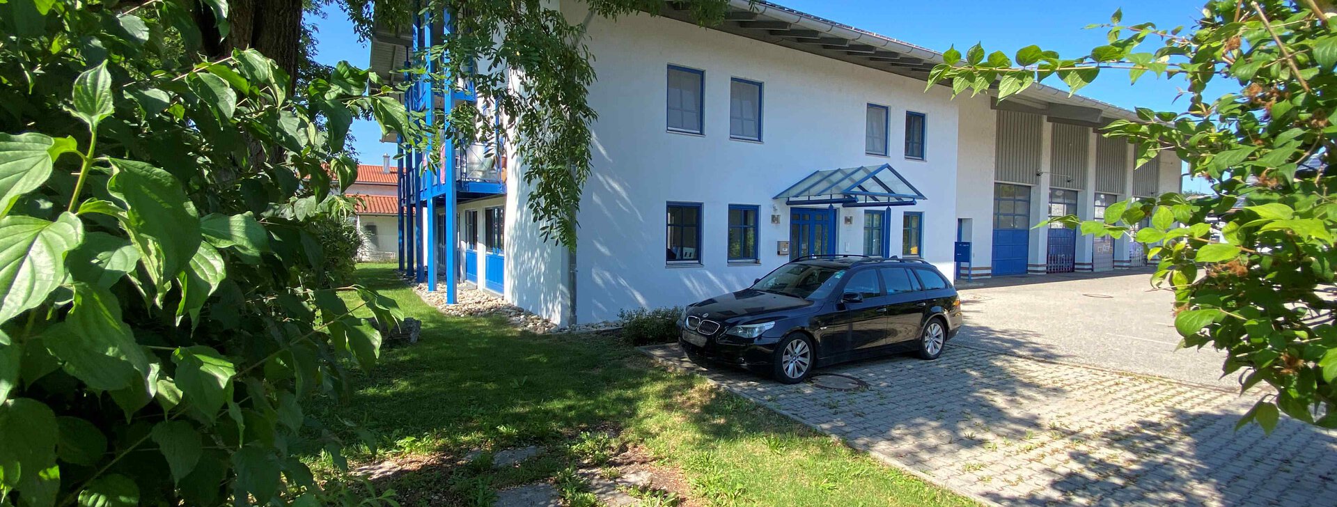 Außenansicht, Gewerbeobjekt zur Miete, Chieming-Egerer  | © HausBauHaus GmbH 