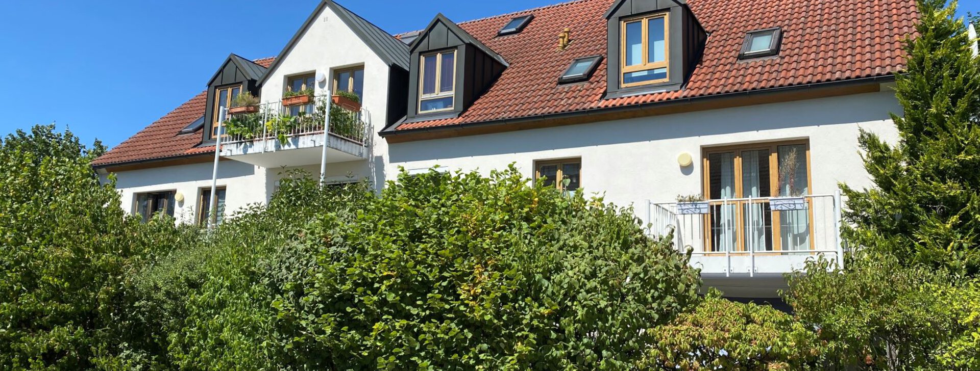 Außenansicht, 3-Zimmer-Wohnung in Hallbergmoos, Immobilie kaufen, Hallbergmoos | © HausBauHaus GmbH