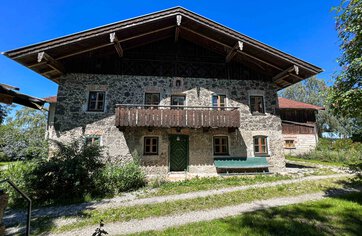 Bauernhaus mit schönem Garten, Immobilie kaufen, Watzing-Kirchanschöring | © HausBauHaus GmbH 