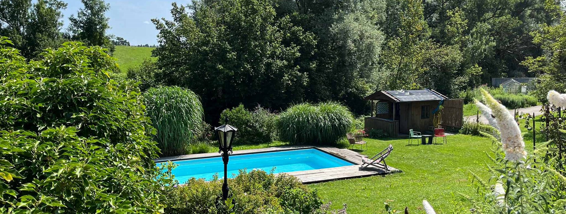 Garten, Anwesen mit Gewerbehalle, Immobilie kaufen, Kirchanschöring  | © HausBauHaus GmbH 