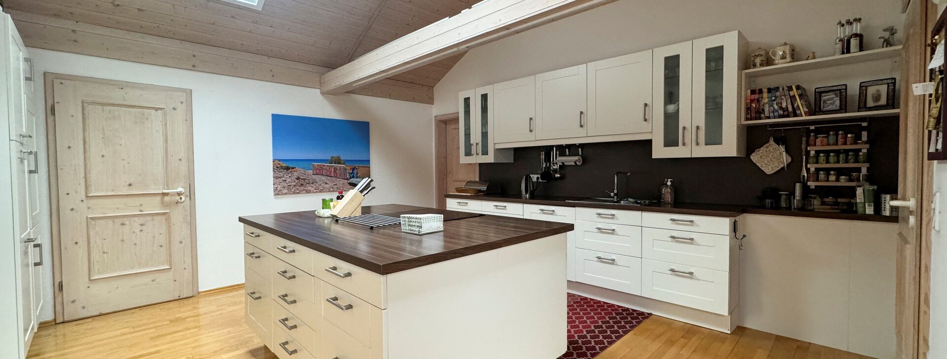 Küche, Anwesen mit Gewerbehalle, Immobilie kaufen, Kirchanschöring  | © HausBauHaus GmbH 