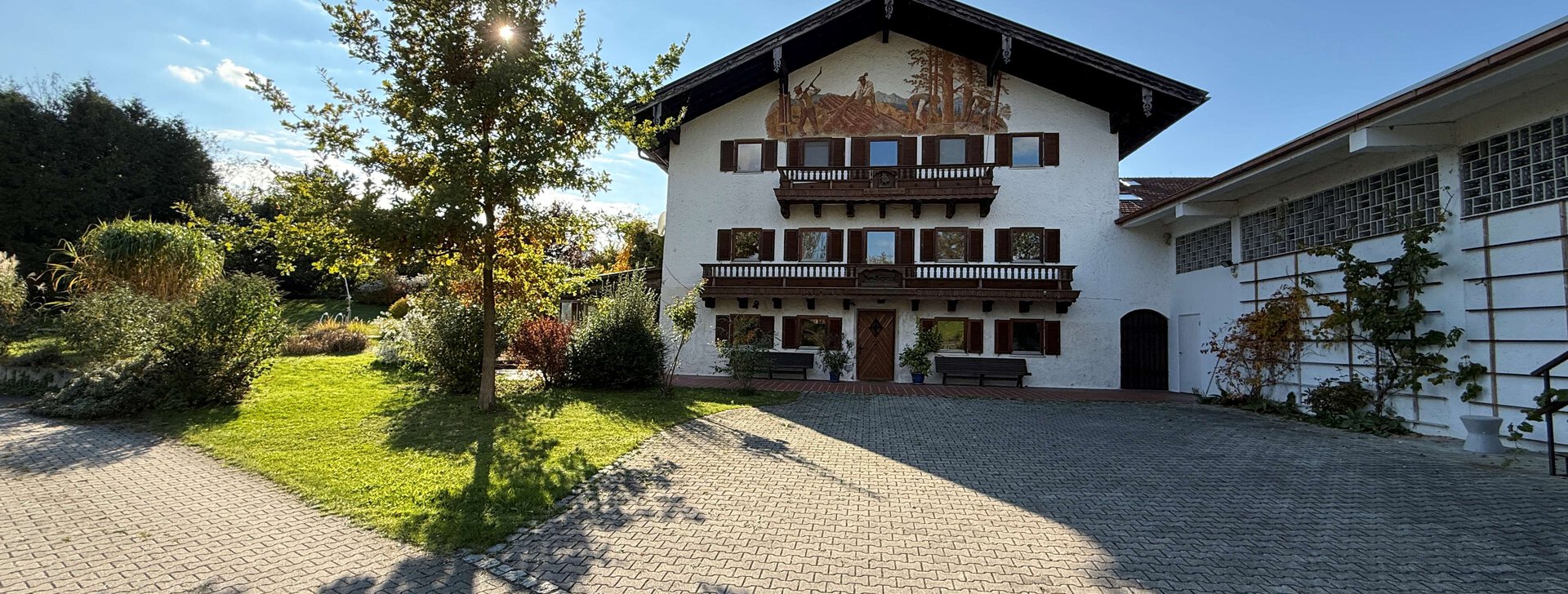 Anwesen mit Gewerbehalle, Immobilie kaufen, Kirchanschöring  | © HausBauHaus GmbH 