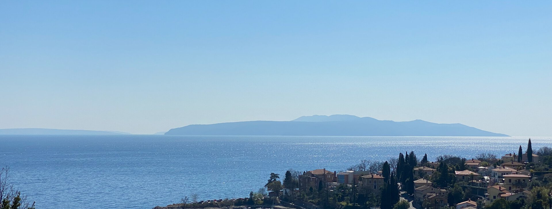 Ausblick aufs Meer, Traumhafte und großzügige Wohnung mit Blick aufs Meer in Kroatien, Immobilie kaufen, Ičići-Kroatien | © HausBauHaus GmbH