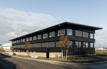 gebaeude, arztpraxis, praxis, buero, arbeiten, betrieb, rimsting, chiemsee, hausbauhaus, immobilien | © Mahore Architekten 