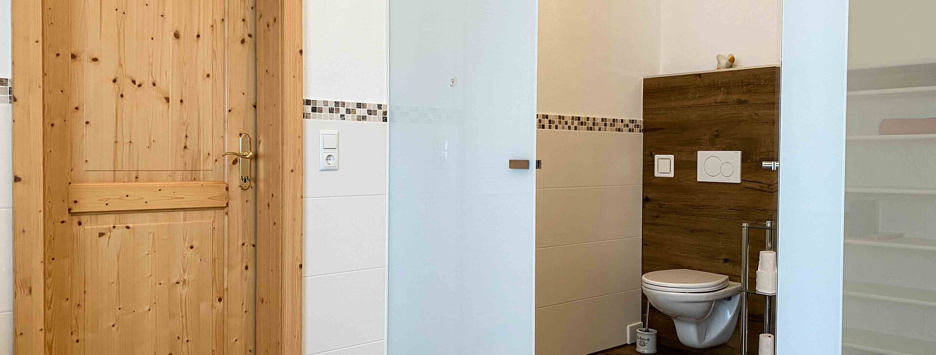 Gäste-WC Büro, Immobilie kaufen, Vierseithof in Schalchen | © HausBauHaus GmbH 