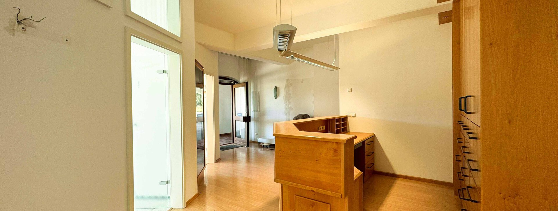 Eingangsbereich, Immobilie kaufen, Gewerbe in Seeon-Seebruck, am Chiemsee | © HausBauHaus GmbH