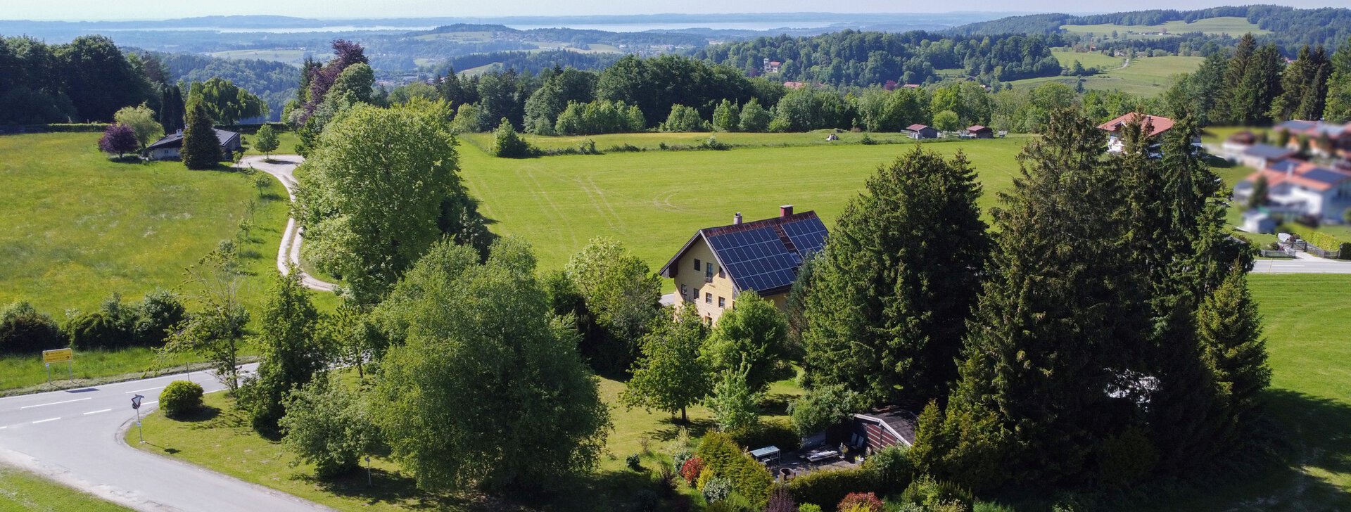  Außenansicht, Immobilie kaufen, Anwesen in Siegsdorf, Ehemaliges Spiegelberger Gütl, Mit großem Grundstück in Siegsdorf | © HausBauHaus GmbH