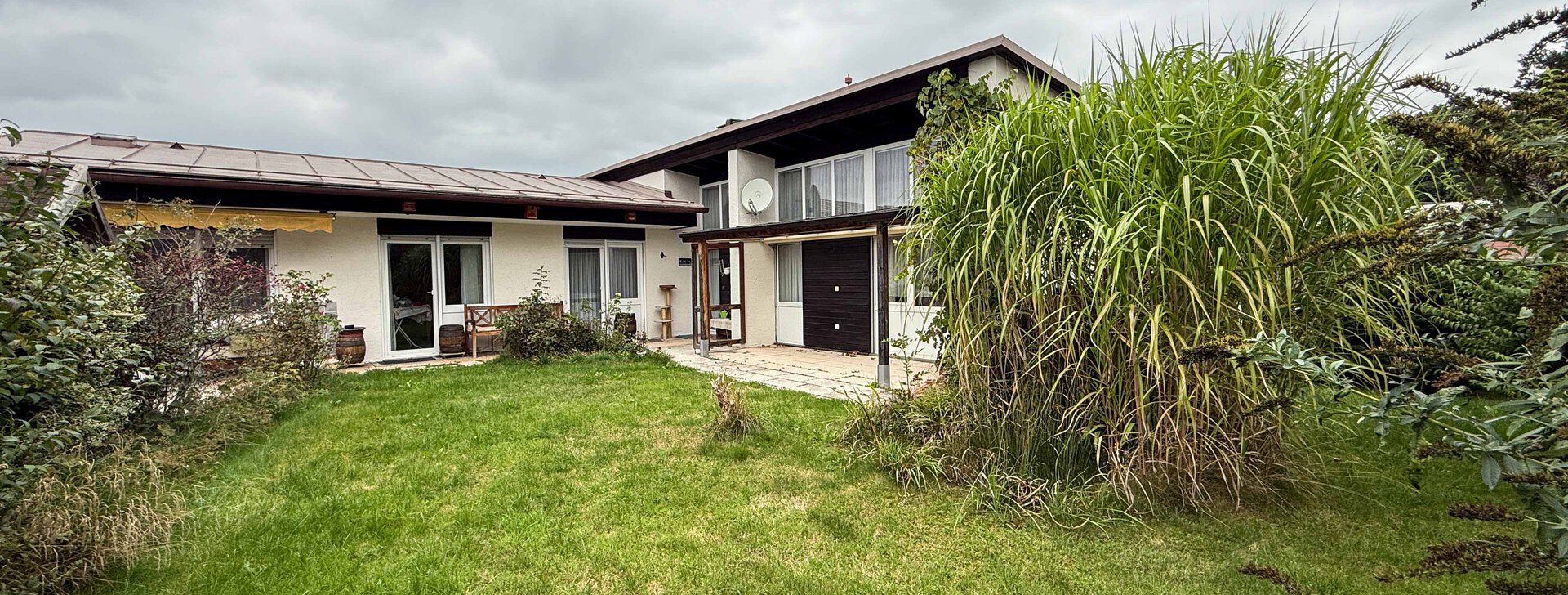 Außenansicht mit Garten, Bungalow, Immobilie kaufen, Teisendorf  | © HausBauHaus GmbH 