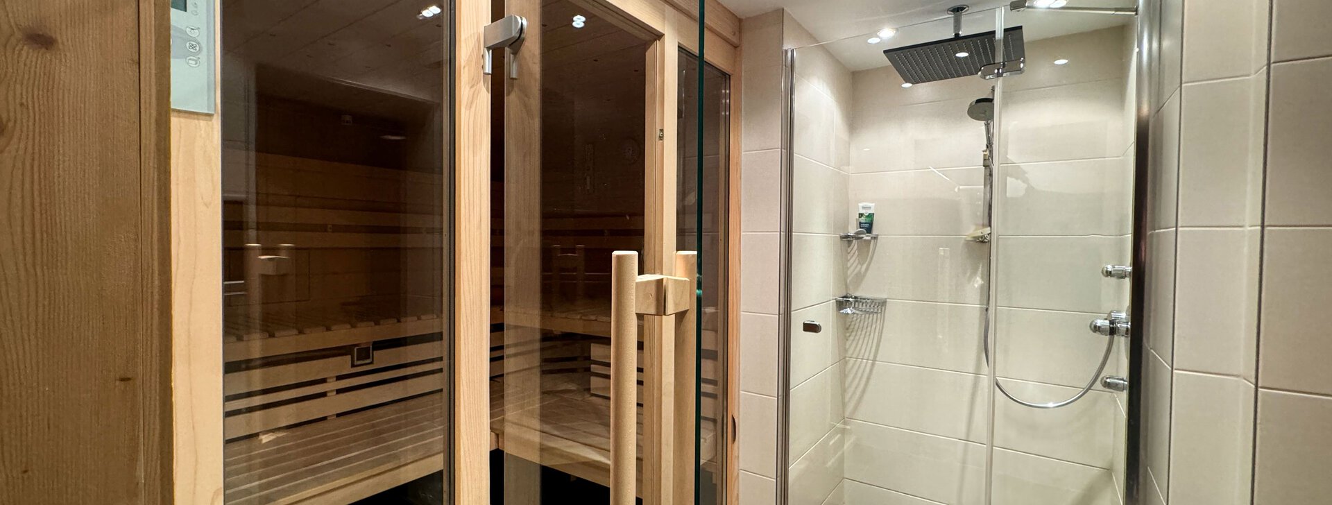 Sauna und Dusche, Einfamilienhaus mit Einliegerwohnung, Immobilie kaufen, Traunstein | © HausBauHaus GmbH 