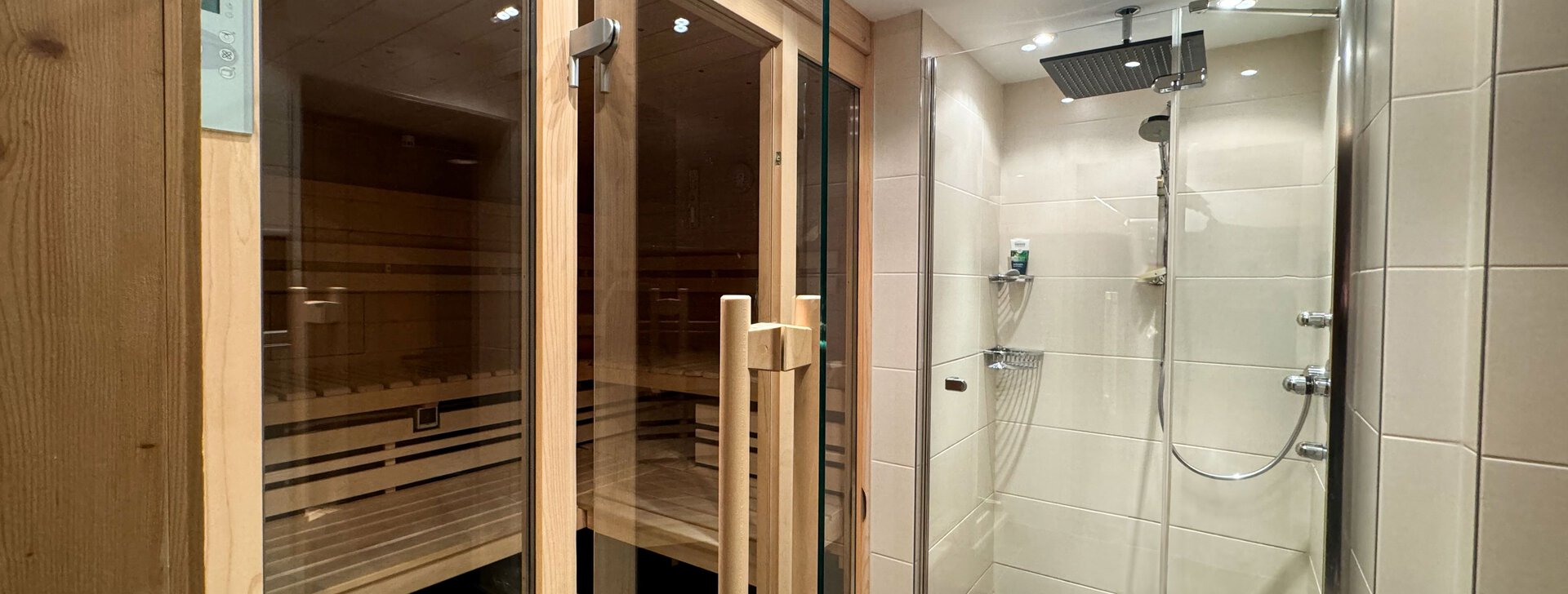 Sauna und Dusche, Einfamilienhaus mit Einliegerwohnung, Immobilie kaufen, Traunstein | © HausBauHaus GmbH 