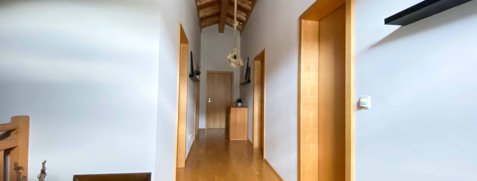 Diele, Immobilie kaufen, Chiemgau, Traunstein, Einfamilienhaus in Vollholzbauweise | © HausBauHaus GmbH