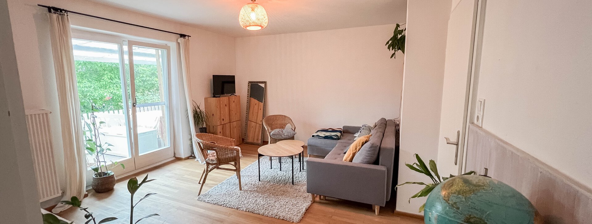 Zweifamilienhaus zum Kauf in Traunstein - Wohnzimmer EG | © HausBauHaus GmbH Traunstein