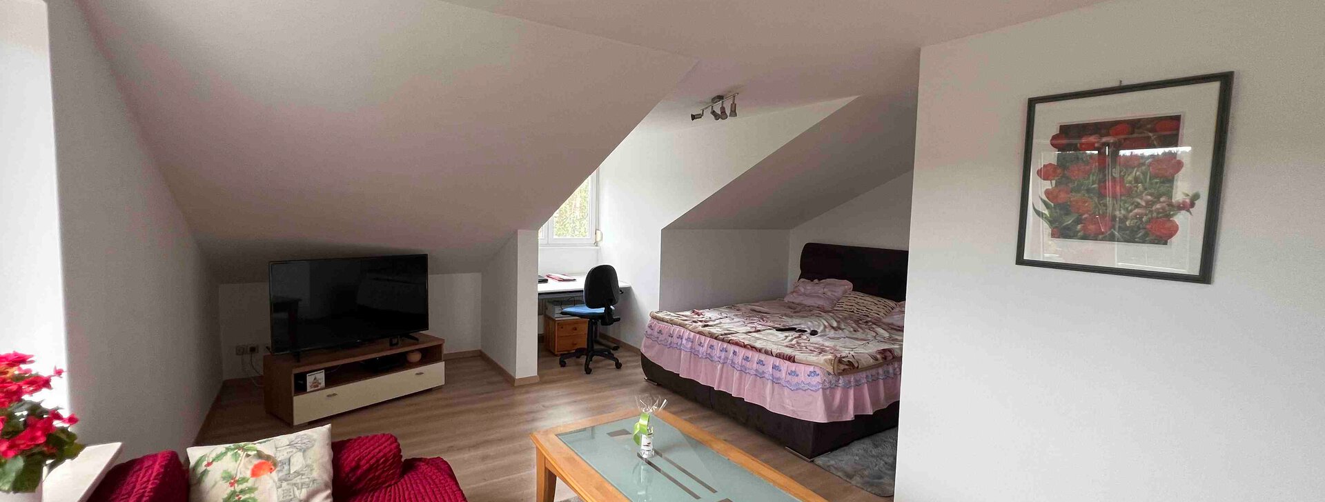Wohnbereich Dachgeschosswohnung in Traunstein, Immobilie mieten, Traunstein | © HausBauHaus GmbH