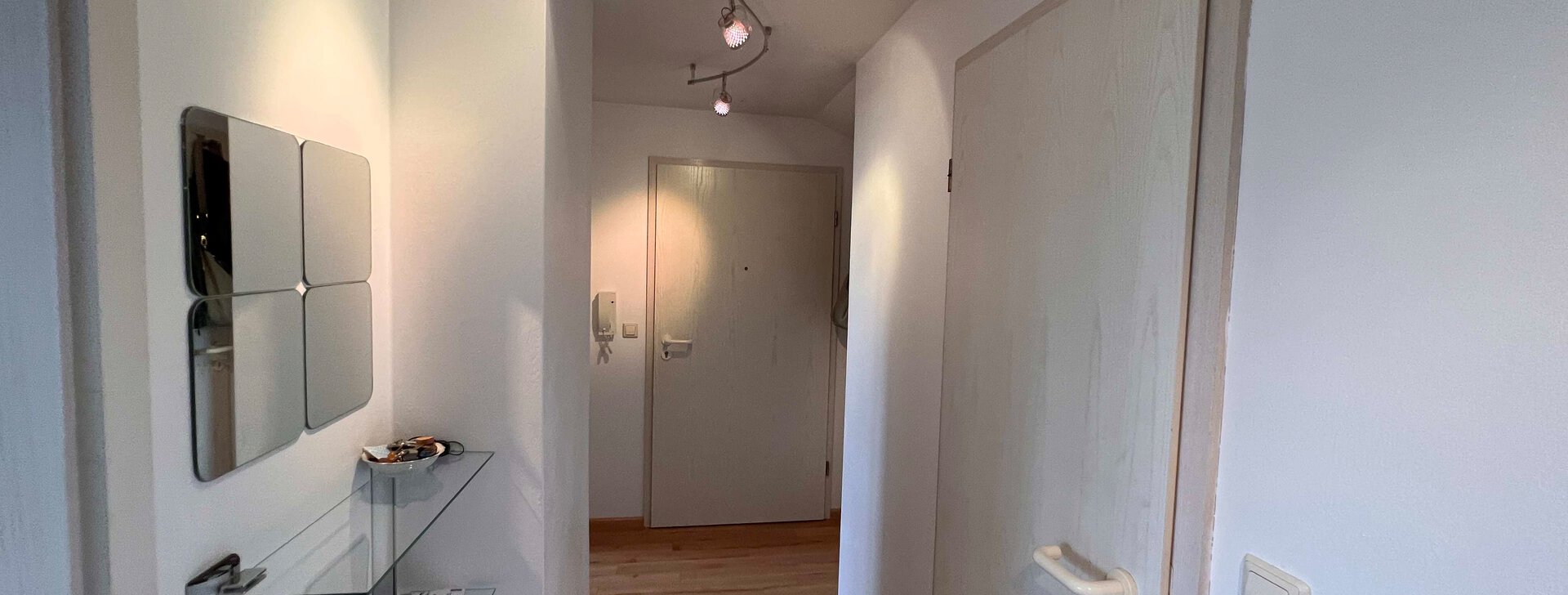 Flur Dachgeschosswohnung in Traunstein, Immobilie mieten, Traunstein | © HausBauHaus GmbH