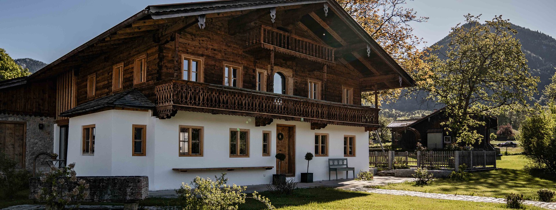 bauernsacherl, unterwoessen, achental, bergblick, historie, chalet, chiemgau, berge, immobilien, luxus, spa, sauna | © HausBauHaus GmbH, Fox-Flair Photography Christopher Busch