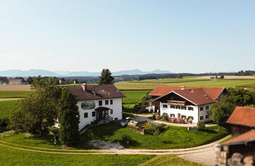 Liegenschaft, Bauernhaus, Kapitalanlage, hausbauhaus, Immobilien, Chiemgau, waging am see, haus kaufen, Bauernhof | © HausBauHaus GmbH