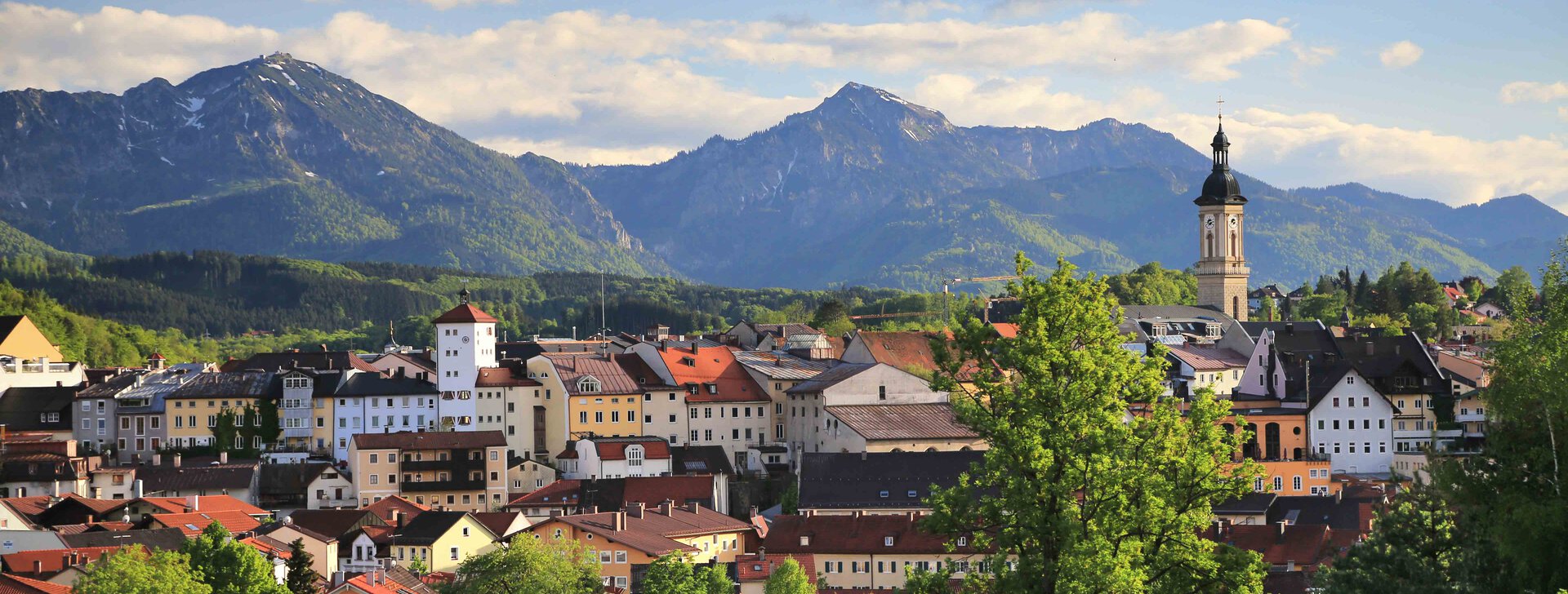traunstein, chiemgau, kreisstadt traunstein, luftbild, traunstein von oben, stadtplatz traunstein, hausbauhaus, immobilien | © HausBauHaus GmbH